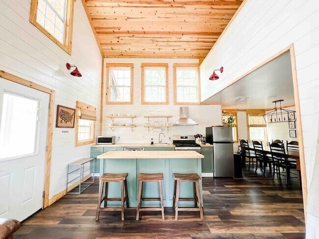 Building Photo - 449 Burbano Creekside Lndg