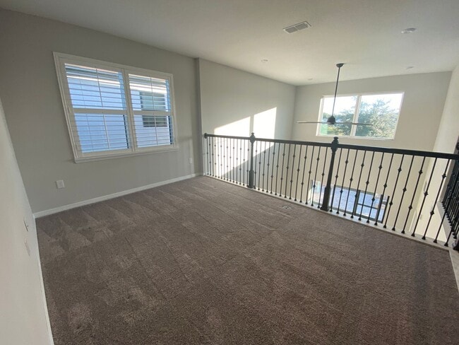 Building Photo - 3 Bedroom 3.5 Bath Home in Winter Park for...