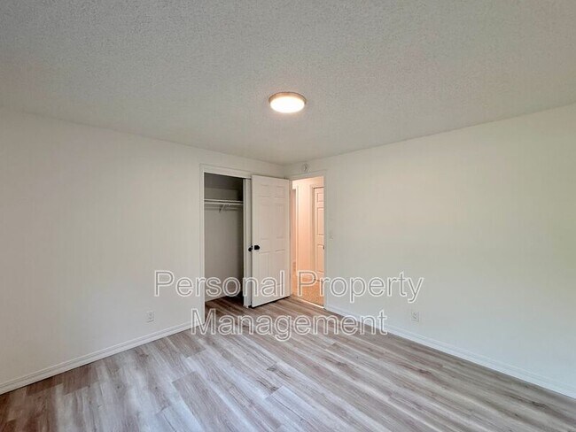 Building Photo - 3401 NE 124th Ave
