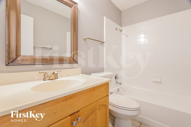 Building Photo - 5304 Tamarack Ct