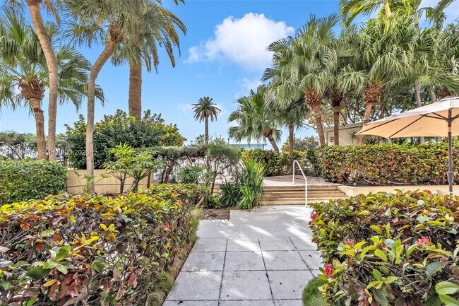 Building Photo - 11111 Biscayne Blvd