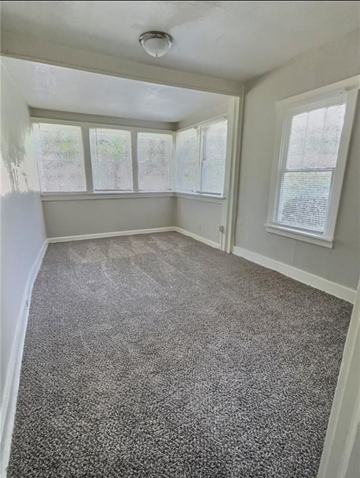 Building Photo - 8409 Park Ave