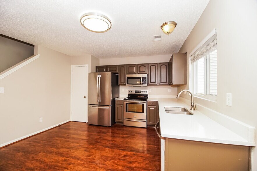 Building Photo - 1028 Kings Mountain Ln