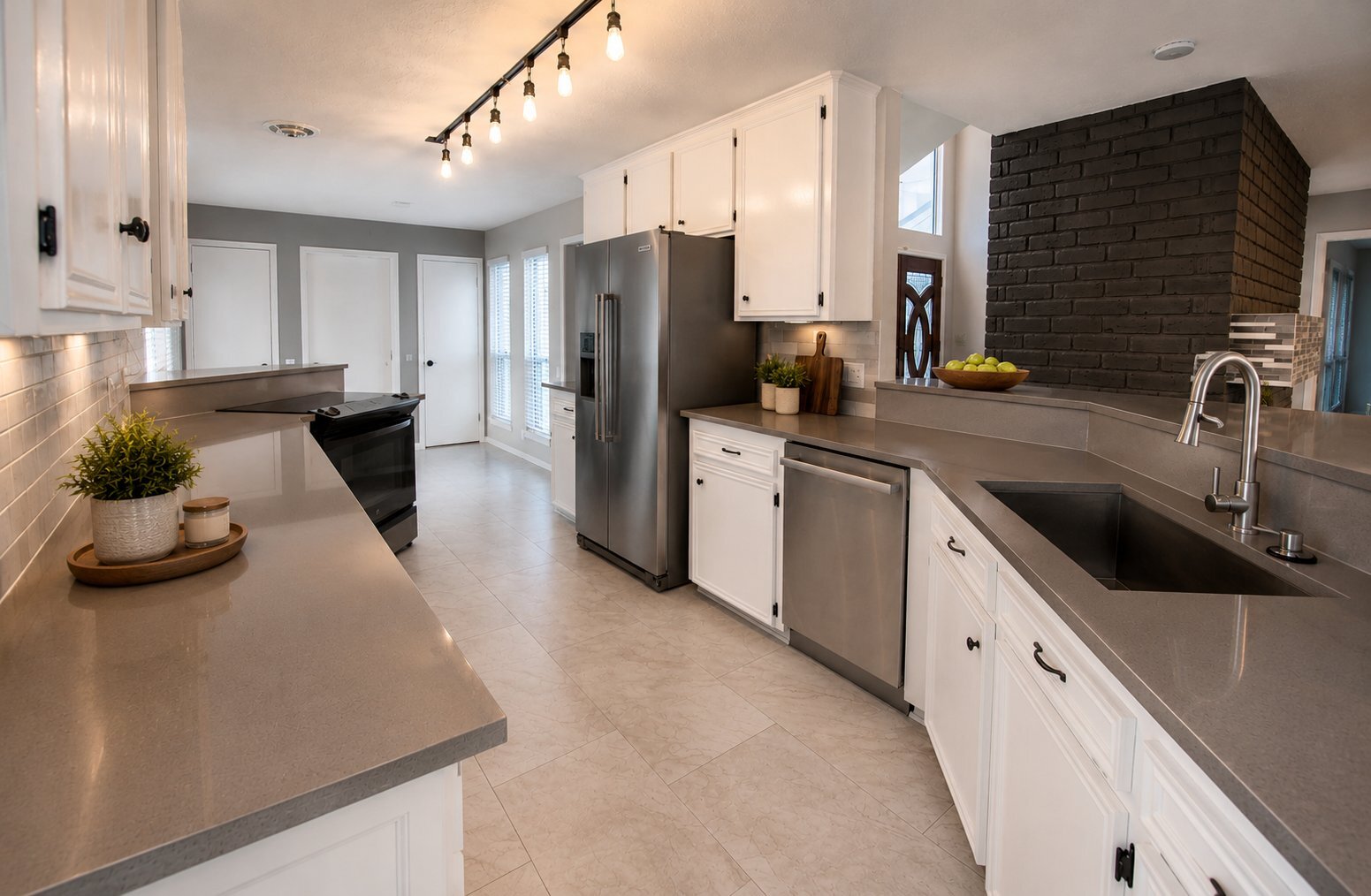 Building Photo - 2303 Silver Sage Dr