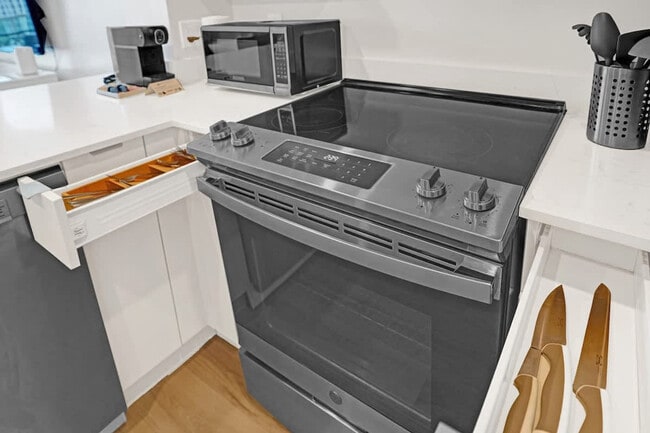 Building Photo - 2889 McFarlane Rd