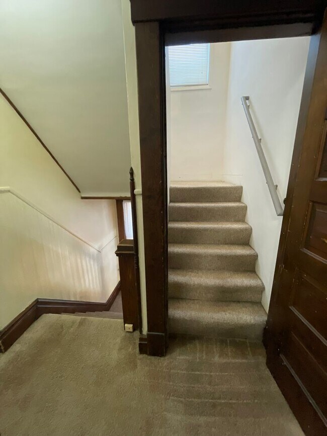 Building Photo - 410 E William St