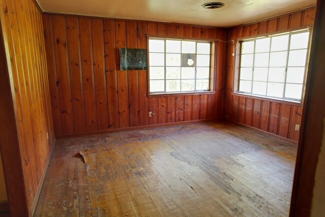 Building Photo - 460 Rogers St NW