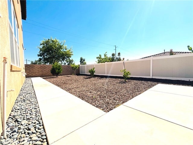 Building Photo - 1617 Camden Ct