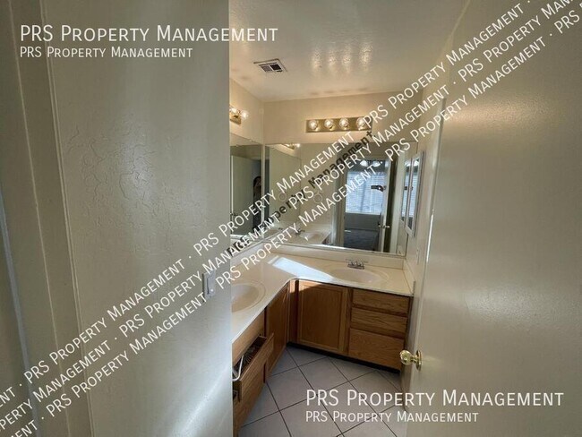 Building Photo - 837 E Glenmere Dr