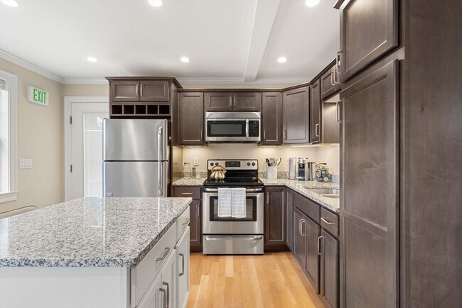 Building Photo - 48 Boston Rd