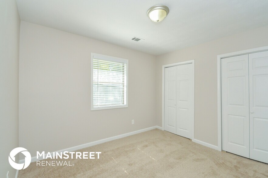 Building Photo - 1235 Woodland Ct SE