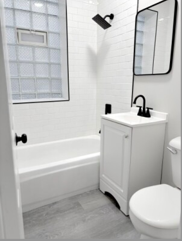 Building Photo - 2939 N Fairfield Ave