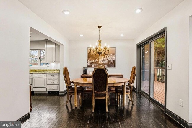 Building Photo - 85 Railroad Ave