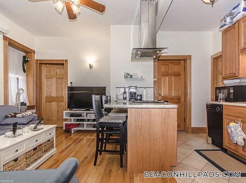 Building Photo - 97 Myrtle St