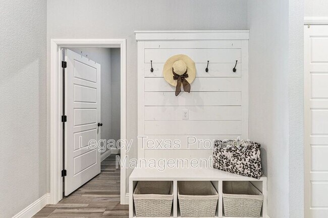 Building Photo - 6309 Rustic Edge St