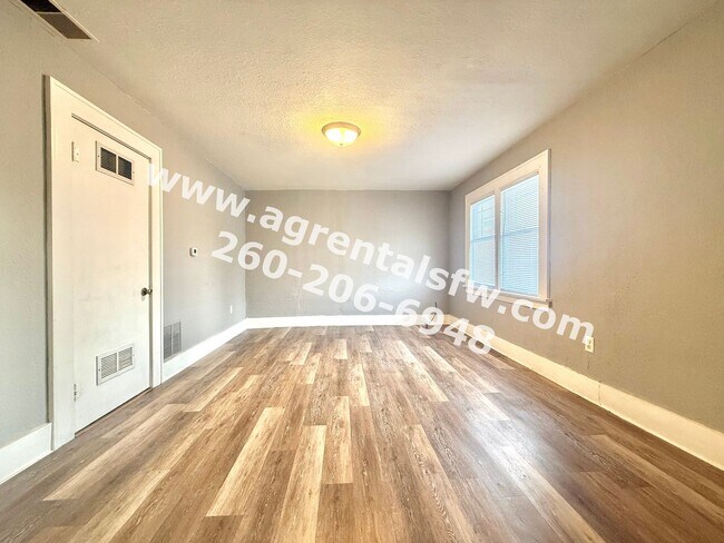 Building Photo - 209 S West St