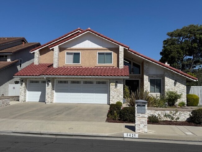 Primary Photo - Fully Furnished 5 bedroom home