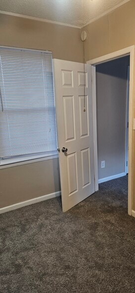 Building Photo - 225 Bay Ave