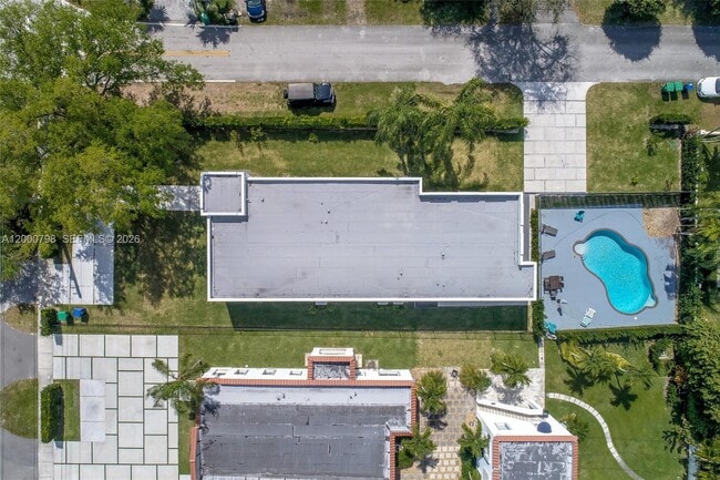 Building Photo - 5126 SW 57th Ave