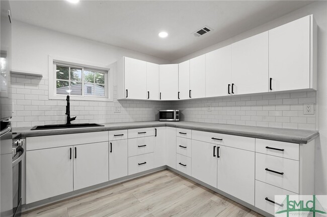 Building Photo - 403 Patton Rd