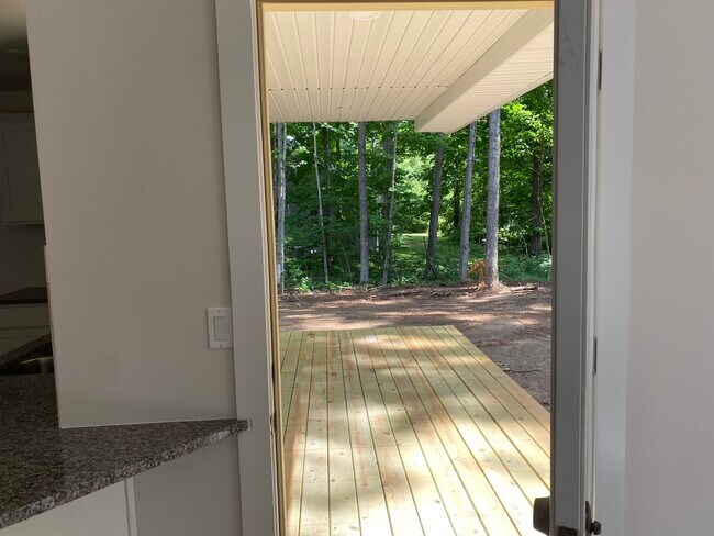 Building Photo - 9453 Shady Dr