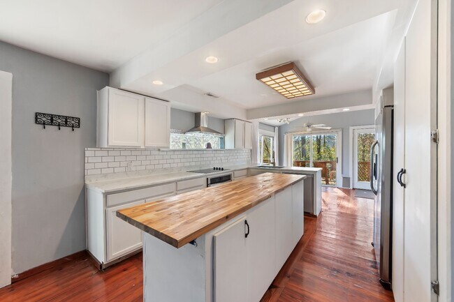 Building Photo - 1029 French Quarter Creek Rd