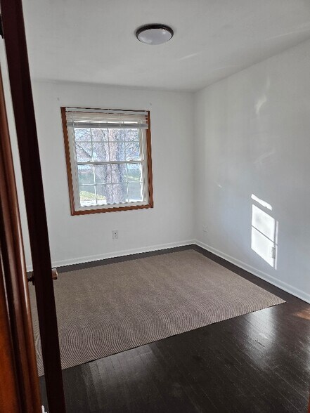 Building Photo - 1378 Devon Dr NW