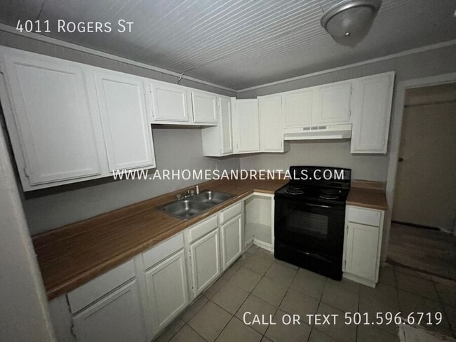 Building Photo - 4011 Rogers St
