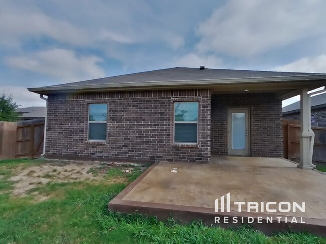 Building Photo - 1427 Oriole Ct