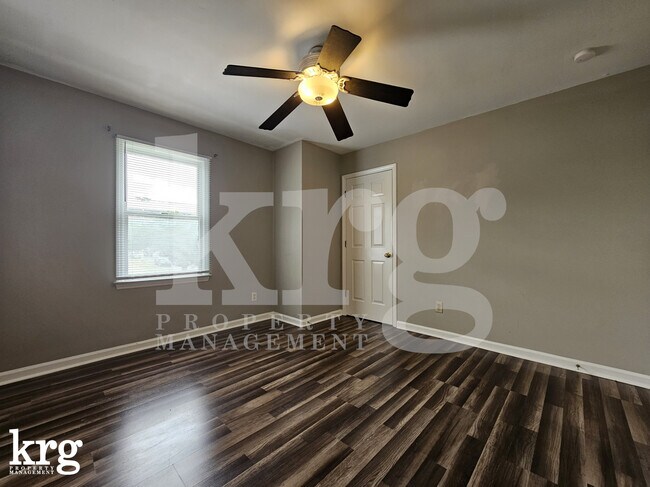 Building Photo - 521 Tate St