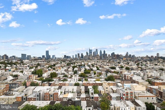 Building Photo - 2035 Watkins St