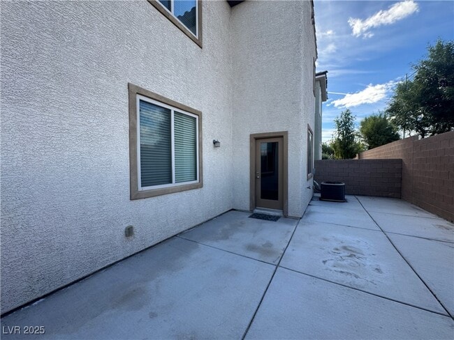 Building Photo - 5117 Fiery Sky Ridge St