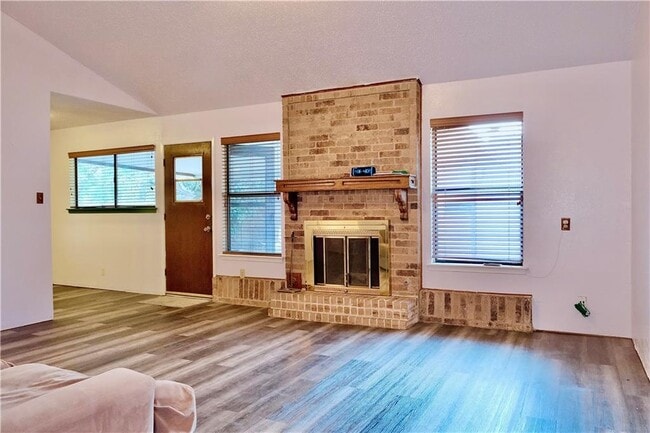 Building Photo - 12808 Irongate Ave