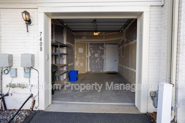 Building Photo - 7408 Brunson Cir