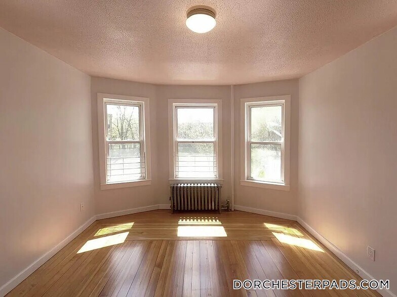 Building Photo - 154 Stanwood St