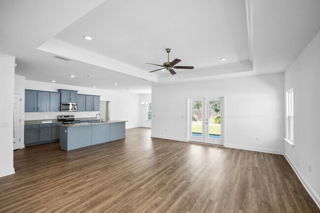 Building Photo - DON'T MISS OUT!