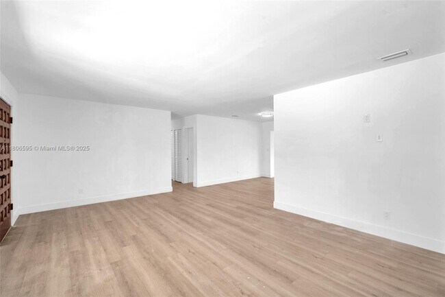 Building Photo - 3980 SW 121st Ave