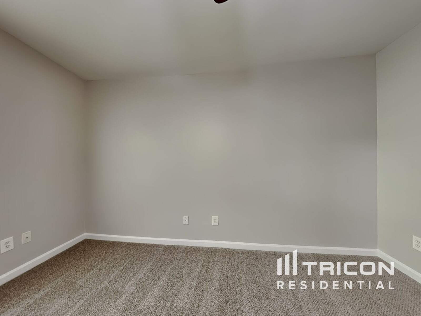Building Photo - 6561 Squire Pl