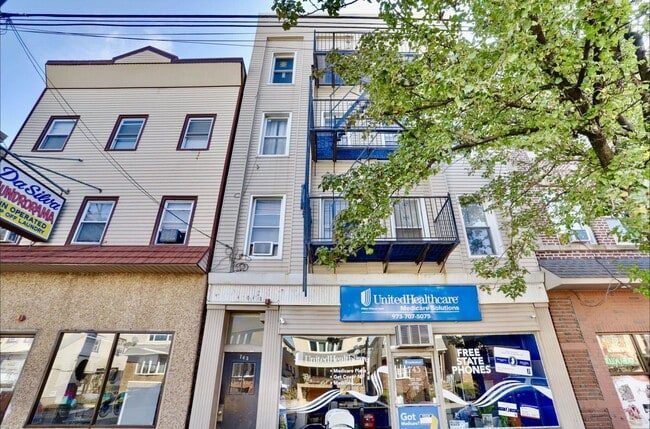 Building Photo - 743 Harrison Ave