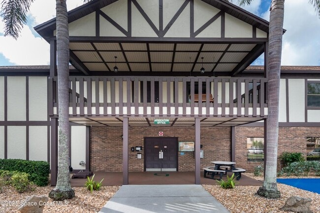 Building Photo - 9015 Wedgewood Pl