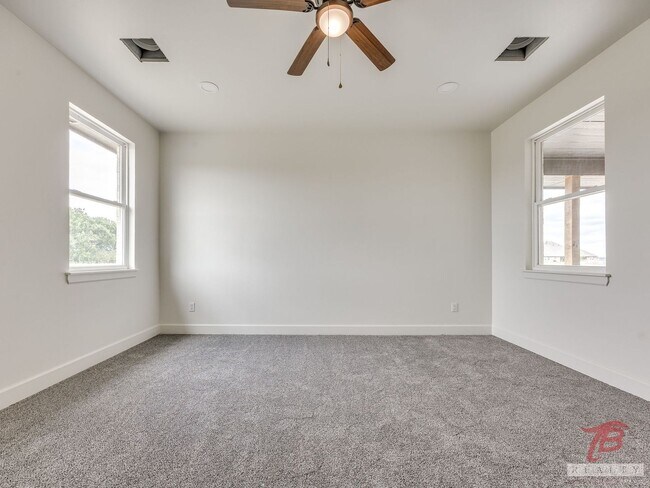 Building Photo - 1321 Chisholm Trail