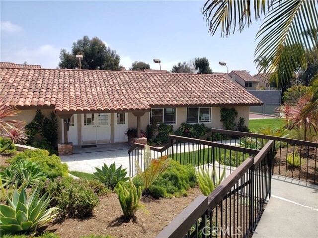Building Photo - 608 Amber Dr
