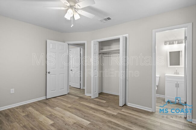 Building Photo - 2121 Alice Dr