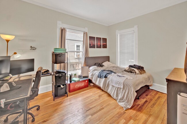 Building Photo - 2137 Maple Ave