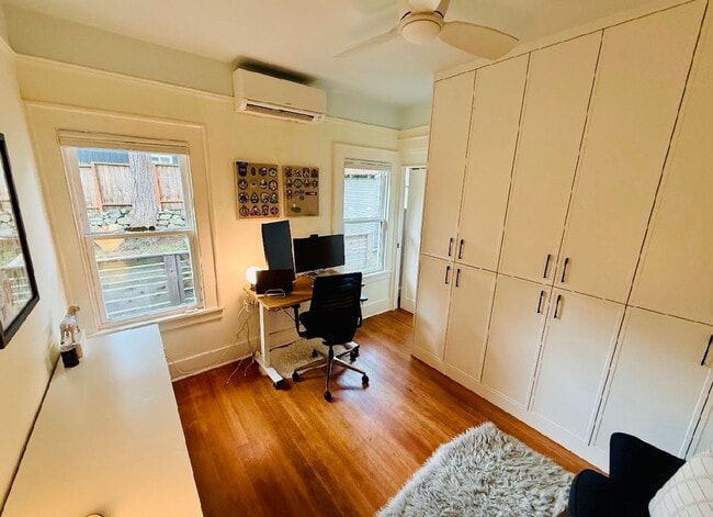 Building Photo - Beacon Hill Home