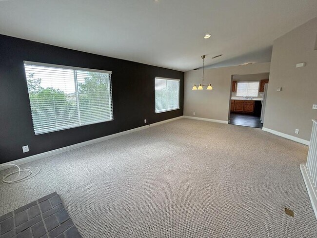 Building Photo - 13526 W Nolina Dr
