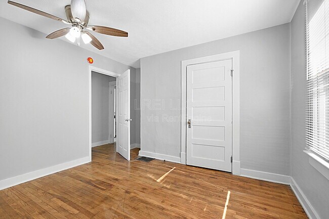 Building Photo - 2645 Grand Ave