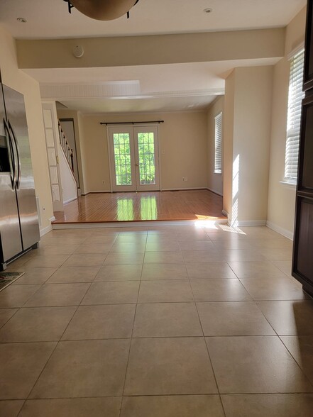 Building Photo - 13550 Deerwater Dr