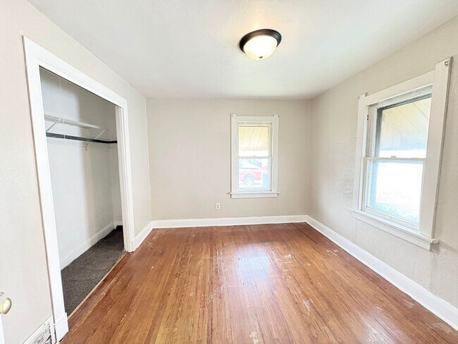 Building Photo - 1727 Marne Ave