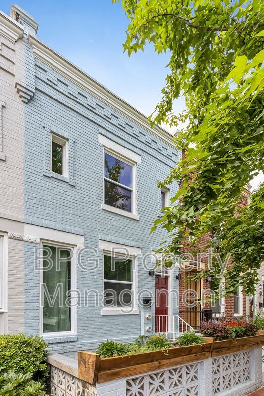 Building Photo - 1217 Duncan Pl NE